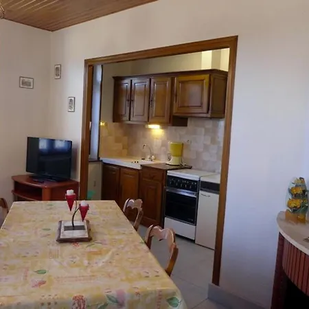 Independant, 2 Ch, Proche A5, Jardin Clos, Garage - Fr-1-611-111 Richebourg (Haute-Marne)